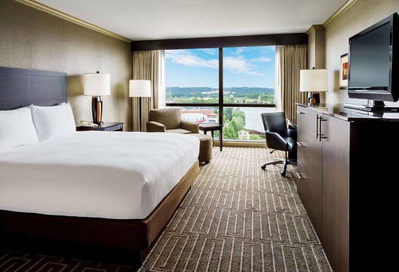 هتل Hilton Charlotte University Place