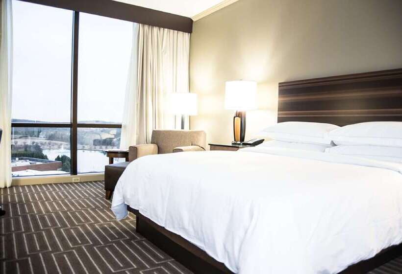هتل Hilton Charlotte University Place