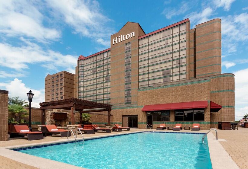 هتل Hilton Charlotte University Place