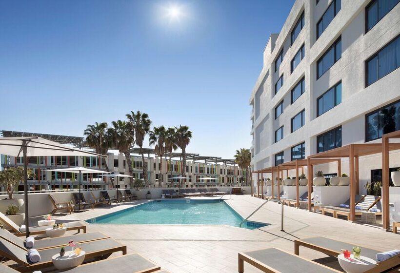 Hotel Hilton Santa Monica  & Suites