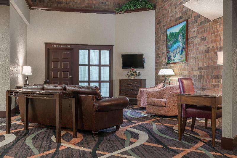 هتل Holiday Inn & Suites St. Cloud, An Ihg