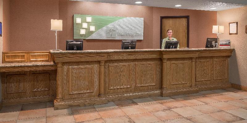 هتل Holiday Inn & Suites St. Cloud, An Ihg