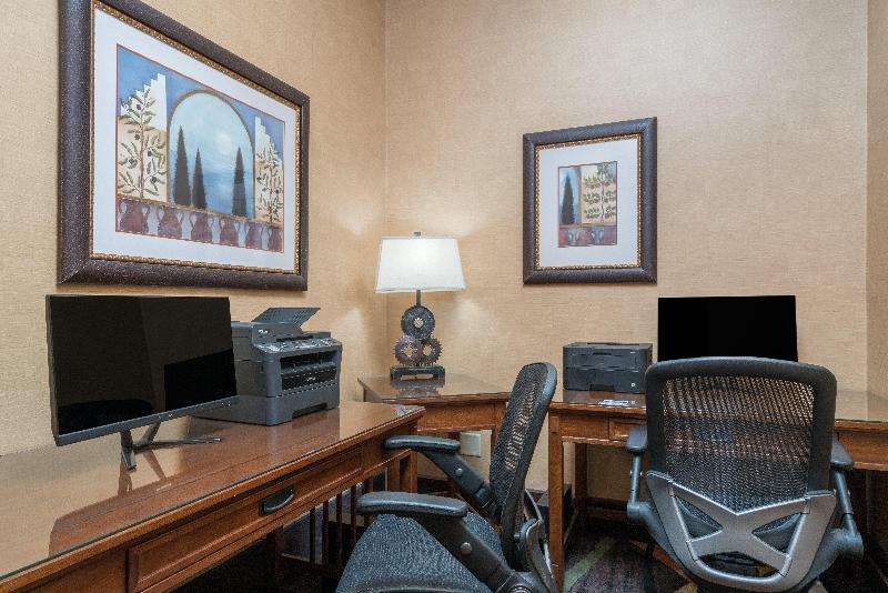 هتل Holiday Inn & Suites St. Cloud, An Ihg