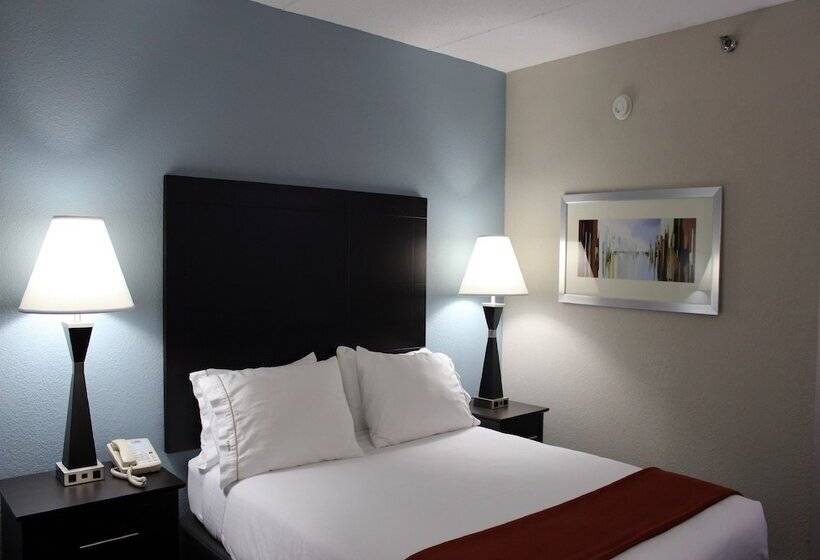 Отель Holiday Inn Express Forsyth, An Ihg
