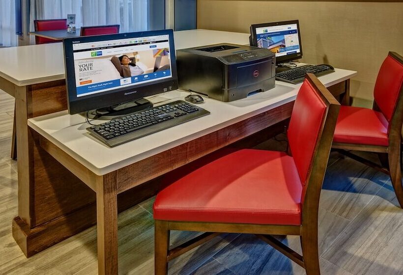 هتل Holiday Inn Express Memphis Medical Center   Midtown, An Ihg