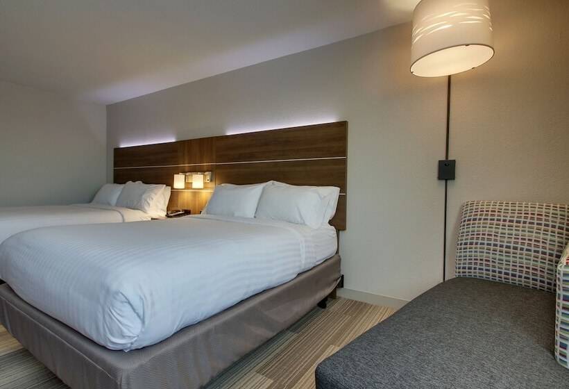 Отель Holiday Inn Express & Suites Wapakoneta, An Ihg