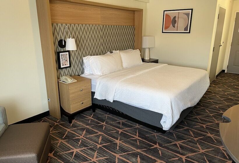 هتل Holiday Inn Redding, An Ihg