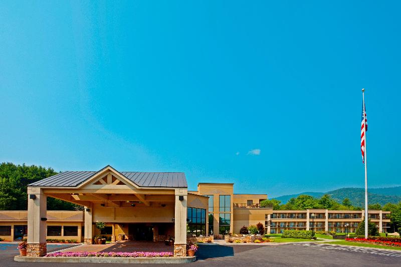 هتل Holiday Inn Resort Lake George, An Ihg