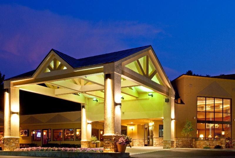 هتل Holiday Inn Resort Lake George Turf