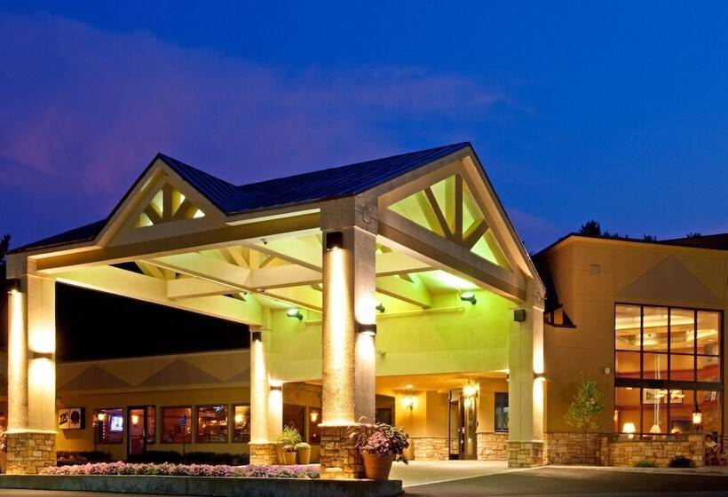 هتل Holiday Inn Resort Lake George, An Ihg