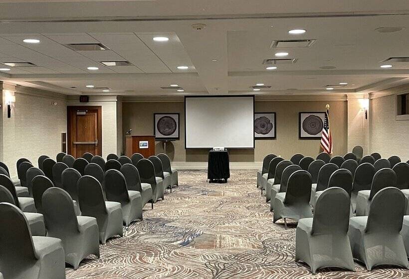 هتل Holiday Inn Resort Lake George, An Ihg