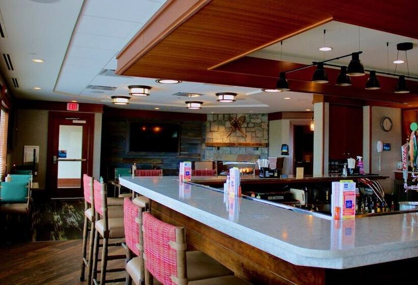 هتل Holiday Inn Resort Lake George, An Ihg