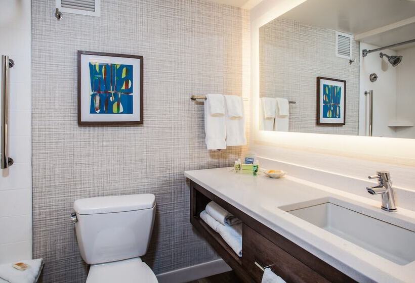 هتل Holiday Inn Resort Lake George, An Ihg