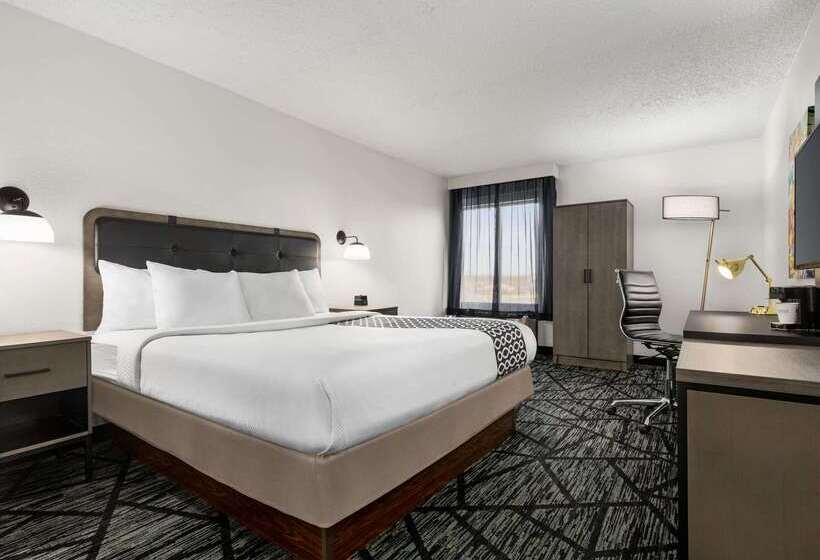 هتل La Quinta By Wyndham Cleveland Airport West