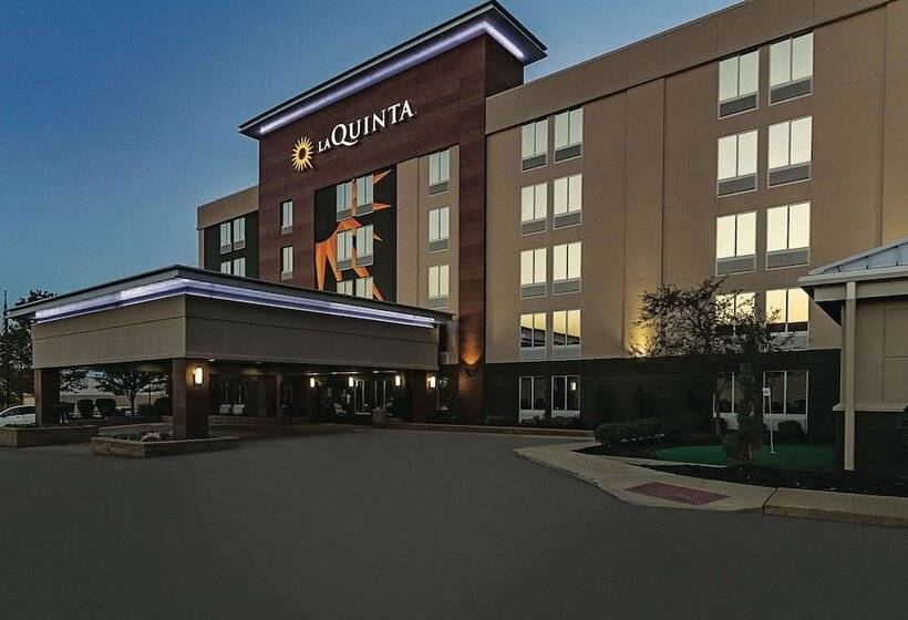 هتل La Quinta By Wyndham Cleveland Airport West