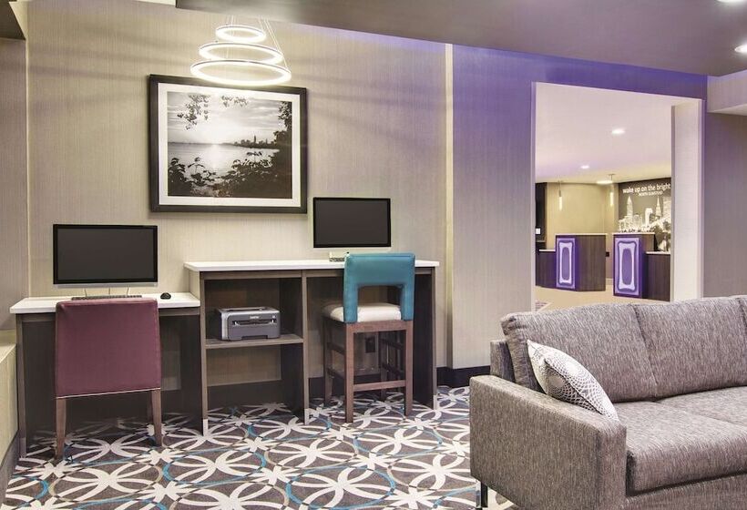 هتل La Quinta By Wyndham Cleveland Airport West
