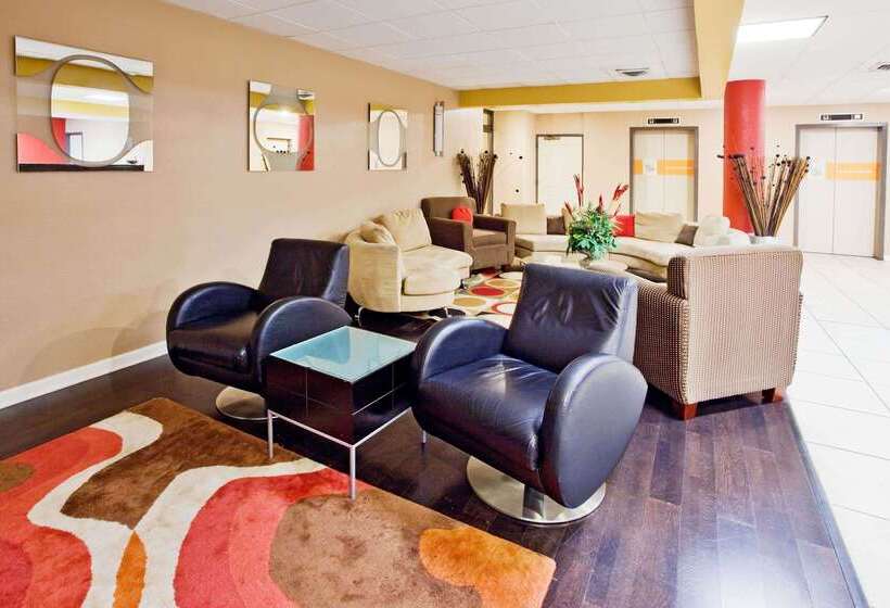 هتل La Quinta By Wyndham Memphis Airport Graceland