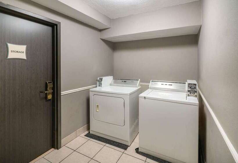 هتل La Quinta By Wyndham Memphis Airport Graceland