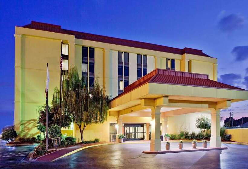 هتل La Quinta By Wyndham Memphis Airport Graceland
