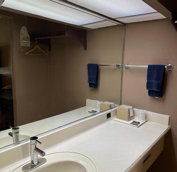 호텔 Lone Star Inn & Suites