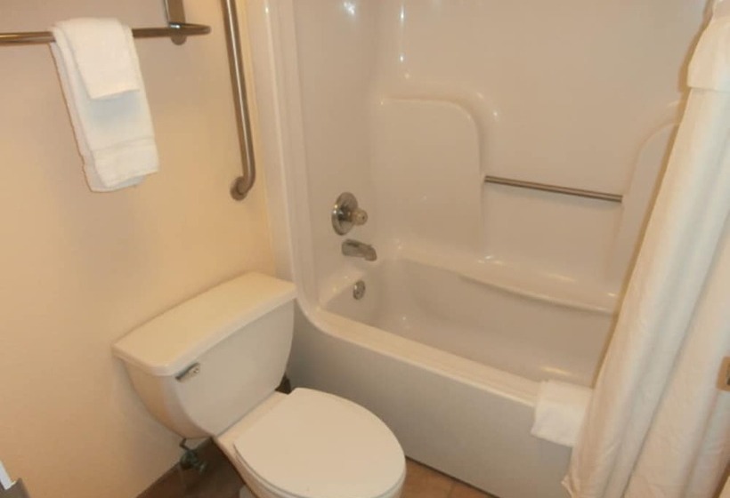 فندق Quality Inn