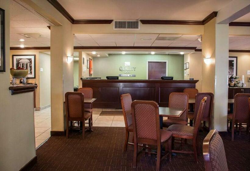 ホテル Quality Inn Chapel Hill  University Area