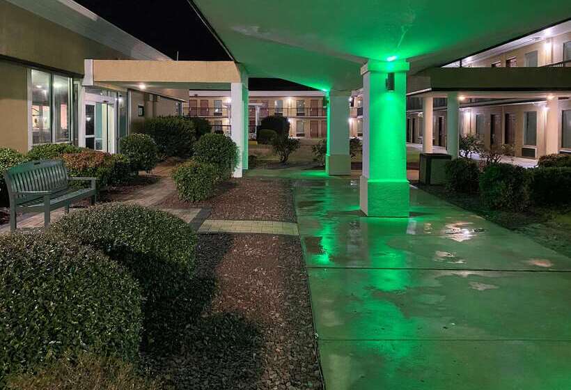 ホテル Quality Inn Elizabeth City Near University