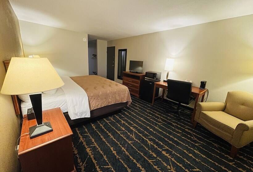 Отель Quality Inn