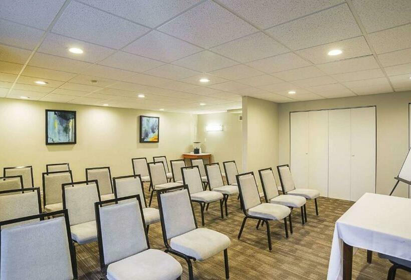 Отель Quality Inn Phoenix North I17
