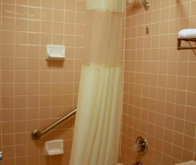 호텔 Quality Inn