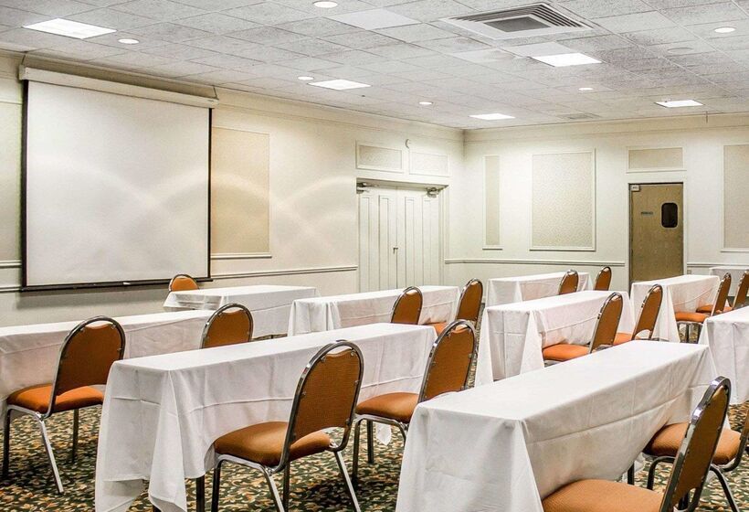 هتل Quality Inn