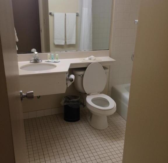 هتل Quality Inn