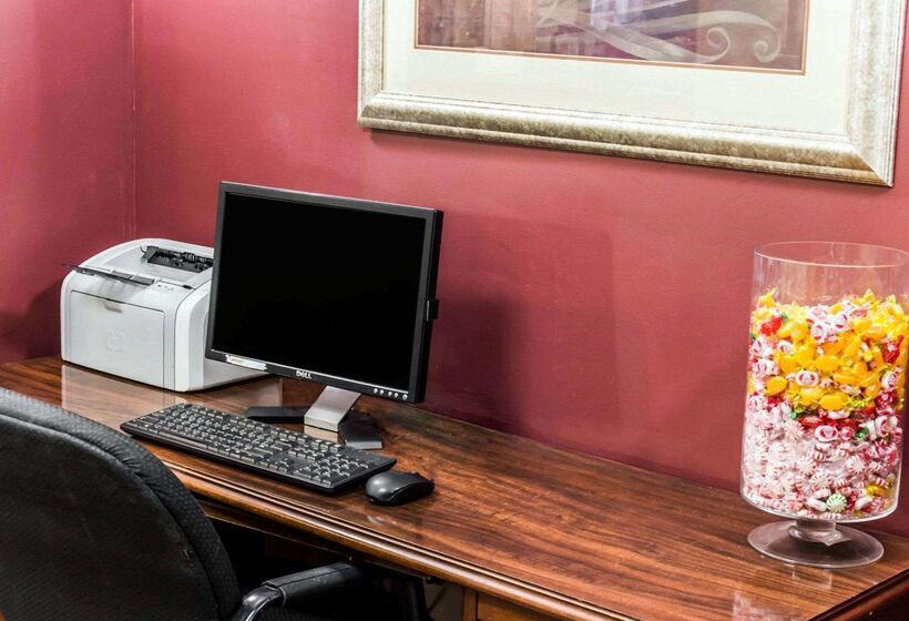 호텔 Quality Inn Roanoke Near Lake Gaston