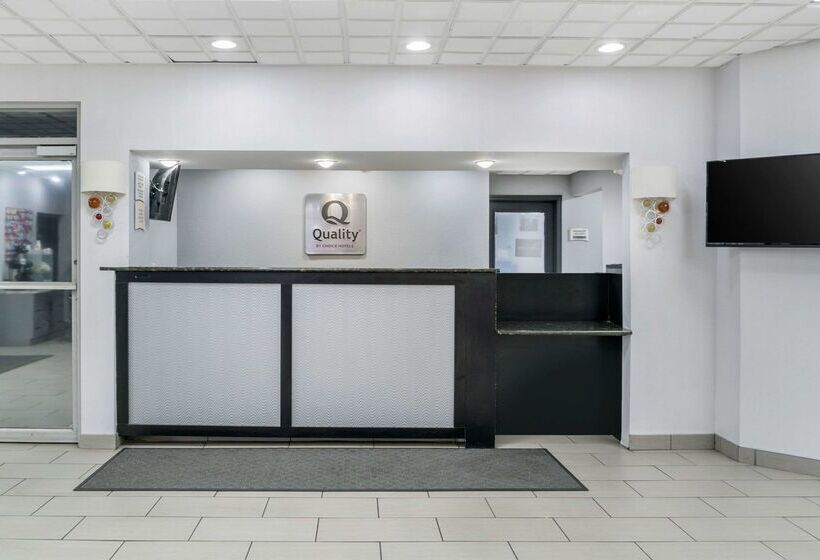 ホテル Quality Inn & Suites Banquet Center