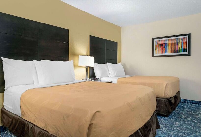 ホテル Quality Inn & Suites Banquet Center