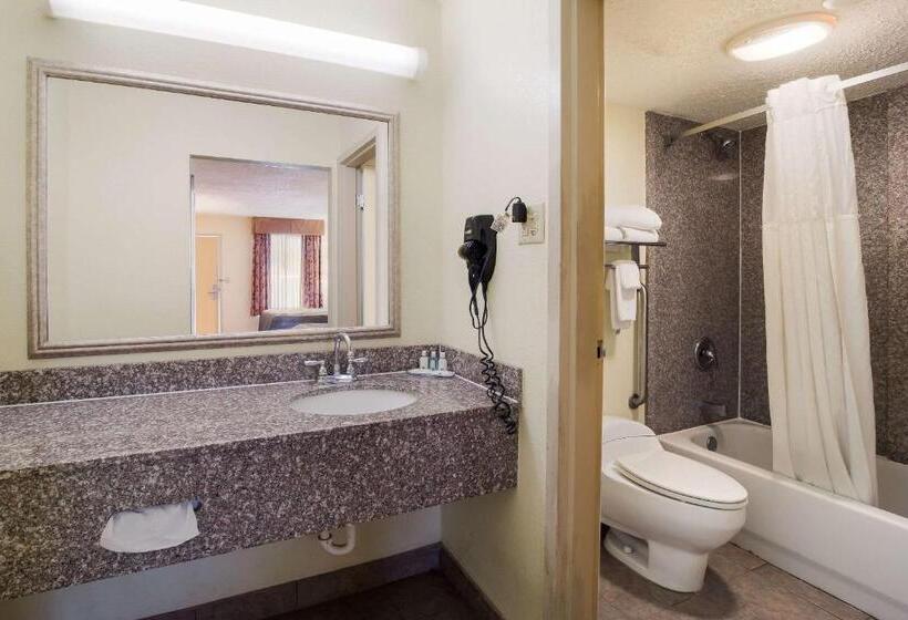 호텔 Quality Inn & Suites Conference Center Statesboro Historic District