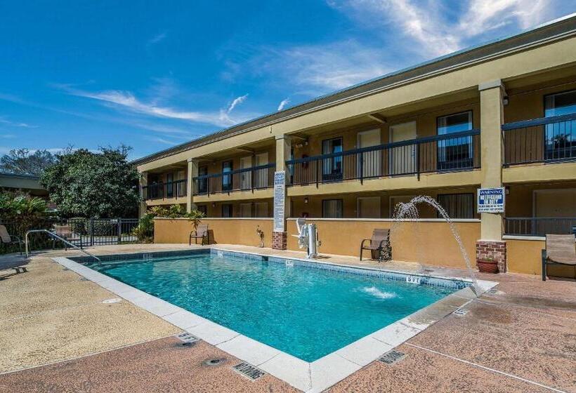호텔 Quality Inn & Suites Conference Center Statesboro Historic District
