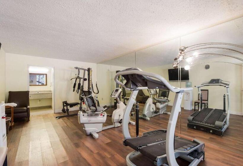 호텔 Quality Inn & Suites Conference Center Statesboro Historic District