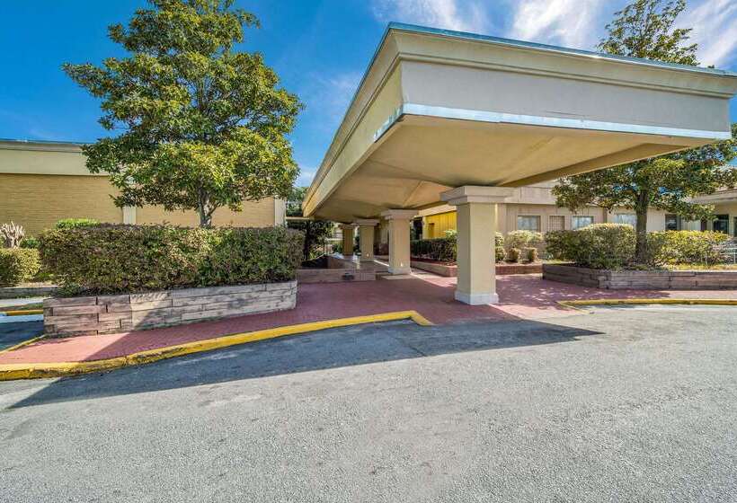 호텔 Quality Inn & Suites Conference Center Statesboro Historic District