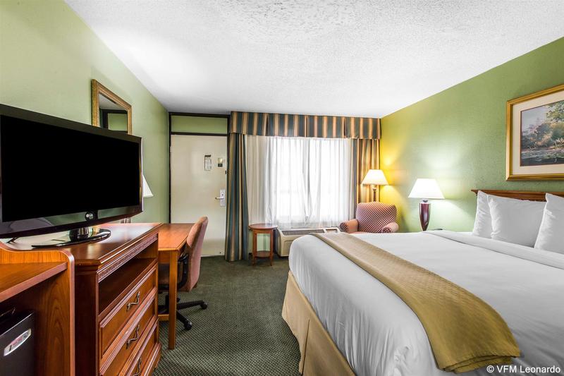 호텔 Quality Inn & Suites