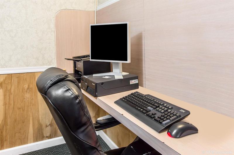 호텔 Quality Inn & Suites