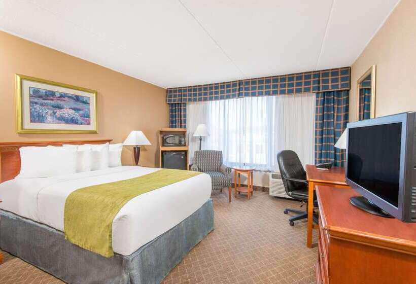 فندق Ramada By Wyndham Cumberland Downtown