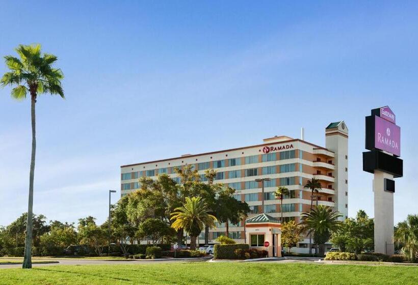 هتل Ramada By Wyndham Kissimmee Gateway   Free Theme Park Shuttle