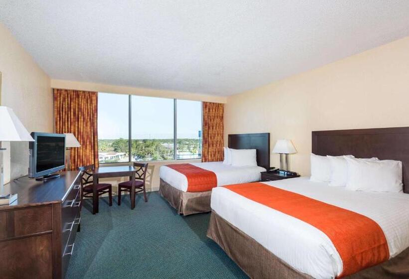 هتل Ramada By Wyndham Kissimmee Gateway   Free Theme Park Shuttle