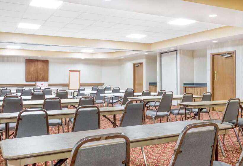 هتل Ramada By Wyndham Macon