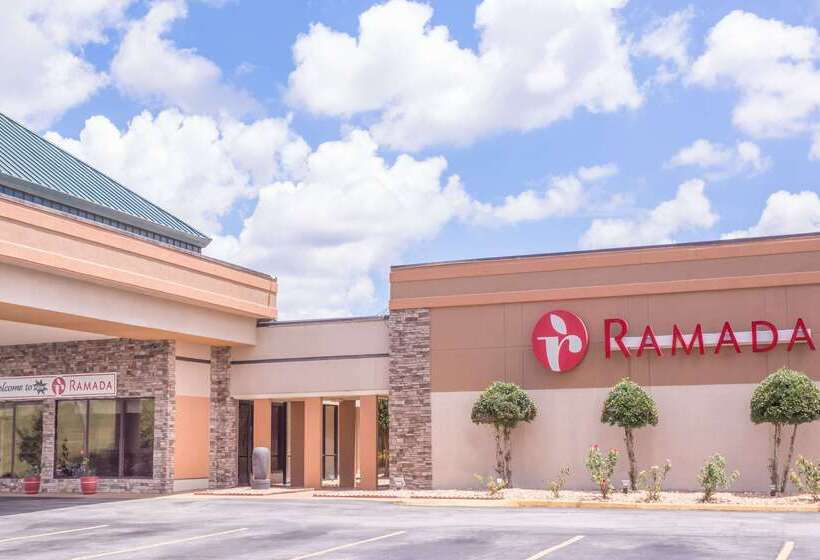 هتل Ramada By Wyndham Macon