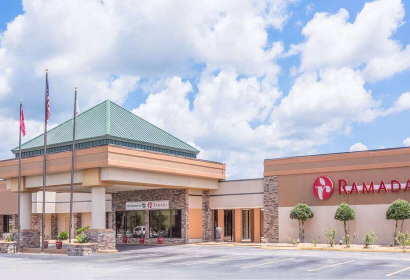هتل Ramada By Wyndham Macon