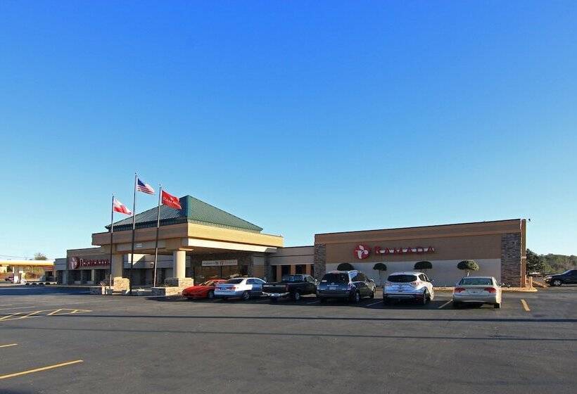 هتل Ramada By Wyndham Macon