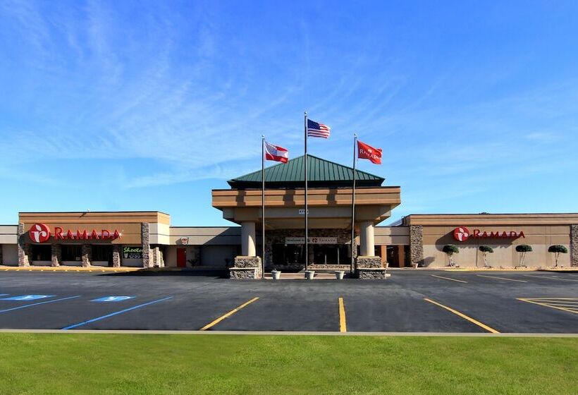 هتل Ramada By Wyndham Macon