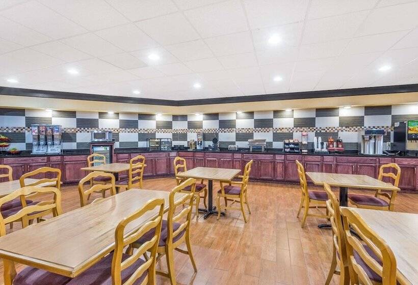 هتل Ramada By Wyndham Macon